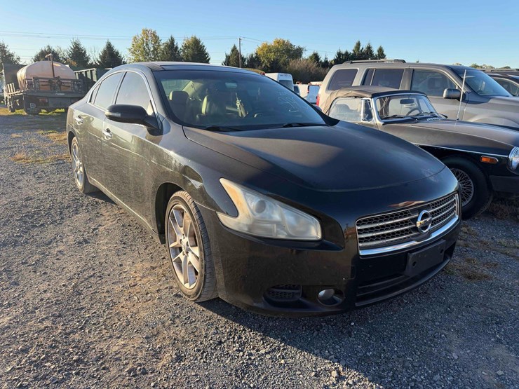 2009-nissan-maxima-image-1