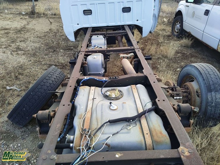 non-operable-2015-ford-f-550-super-duty-s/a-cab-&-chassis-image-21
