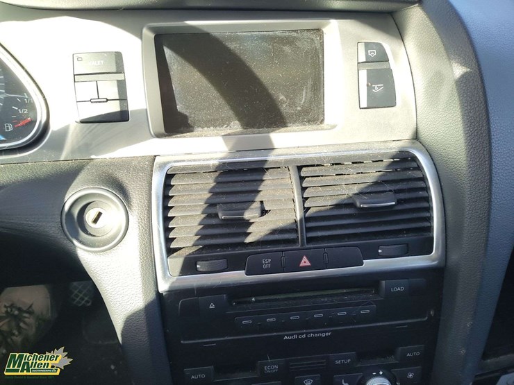 non-operable-2007-audi-q7-awd-4.2-premium-quattro-4dr-suv-image-9