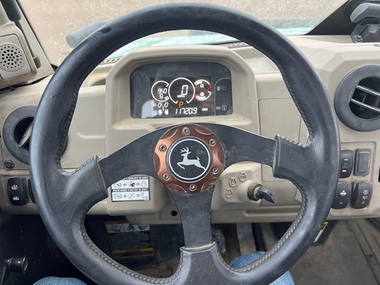 john-deere-gator-image-15
