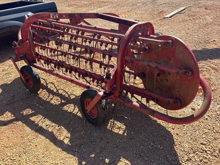 #9019-•-massey-ferguson-rolabar-hay-rake-image-3