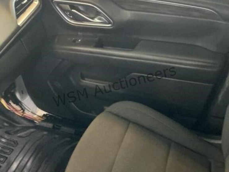 2021-chevrolet-tahoe-suv-image-19
