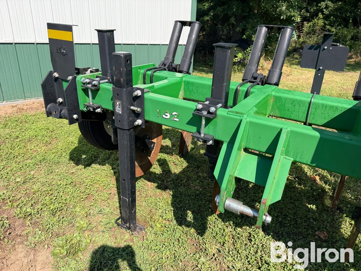 unverferth-zone-builder-132-subsoiler-image-15
