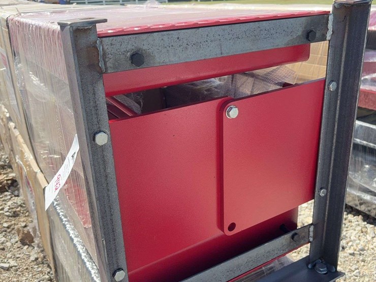 four-post-vehicle-lift-image-3