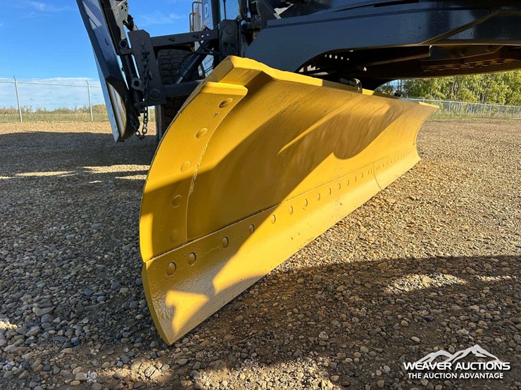 2011-john-deere-772g-awd-motor-grader-image-10