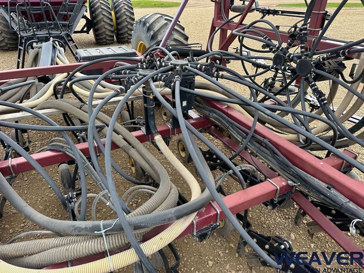 2010-seedhawk-62-ft.-seeder-image-17