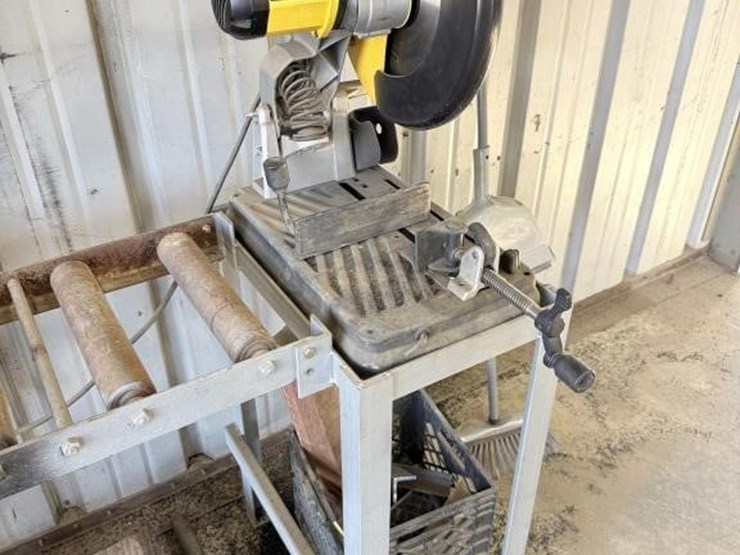 dewalt-14"-steel-cutt-off-saw-electric-image-3