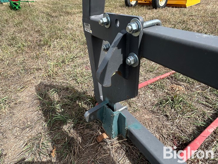 weiss-master-quick-hitch-4-prong-square-bale-spear-attachment-image-12