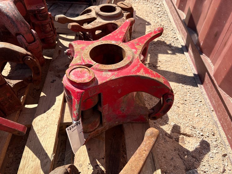 ta-4-1/2”-100-ton-elevator-image-1