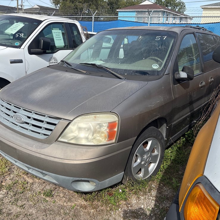 #57 • Ford Freestar SES Minivan