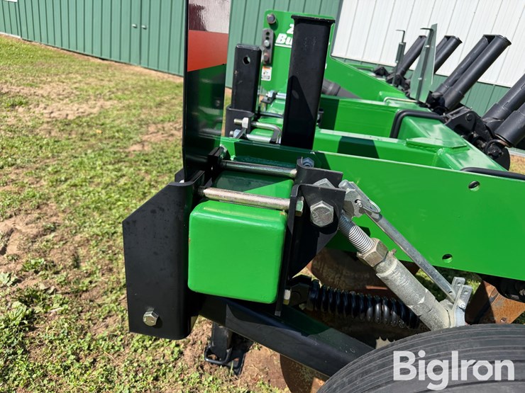 unverferth-zone-builder-132-subsoiler-image-10