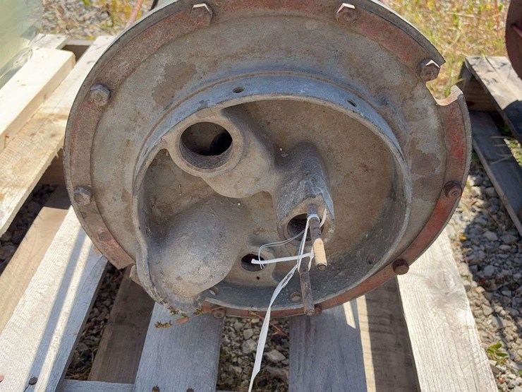 visible-pump-top-with-cylinder-image-5