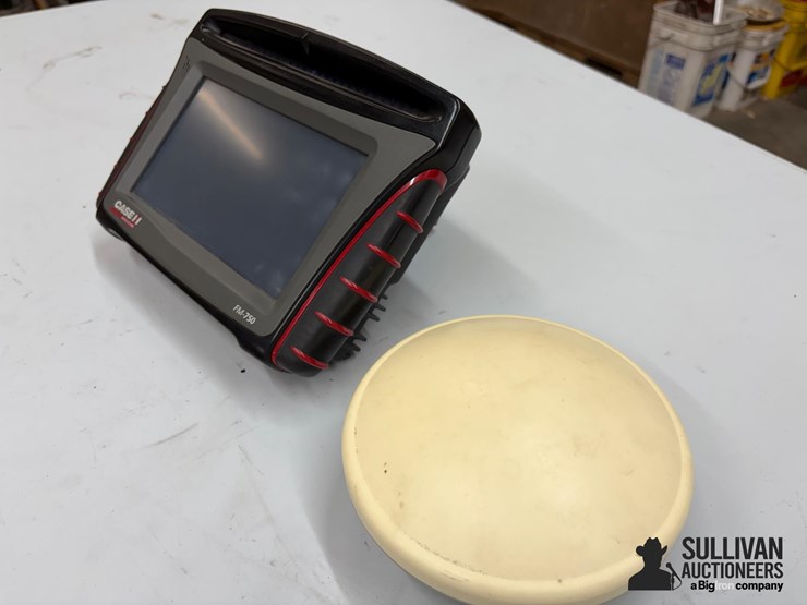 case-ih/trimble-fm-750-monitor-w/ag25-gnss-receiver-image-1