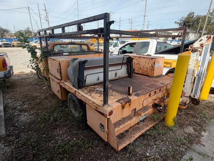 #91-•-1996-ford-f-350-xl-power-stroke-diesel-utility-truck-image-4