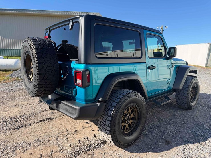 2019-jeep-wrangler-sport-image-5