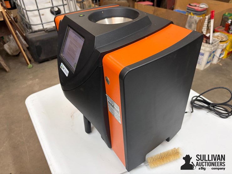 dickey-john-gac-2500-agri-grain-moisture-tester-image-1