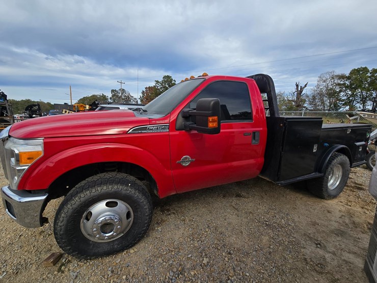 #27076-•-2011-ford-f-350-pickup-truck-(nonrunner)-image-3
