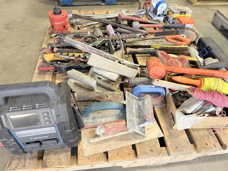 assorted-tools,-quinn-torque-wrench-hammers,-etc-image-3