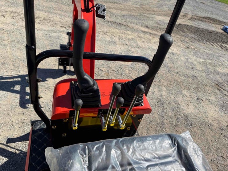 unused-me15-mini-excavator-image-13