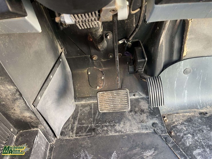 2014-ic-bus-ce-series-s/a-46-passenger-bus-image-25