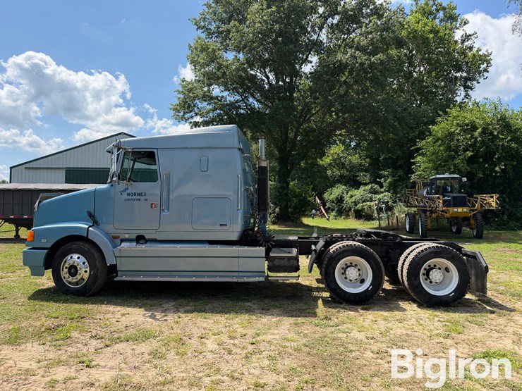 1992-wgc-integral-sleeper-t/a-truck-tractor-image-8