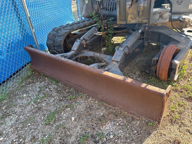 #8-•-2016-bobcat-e85-compact-excavator-image-5