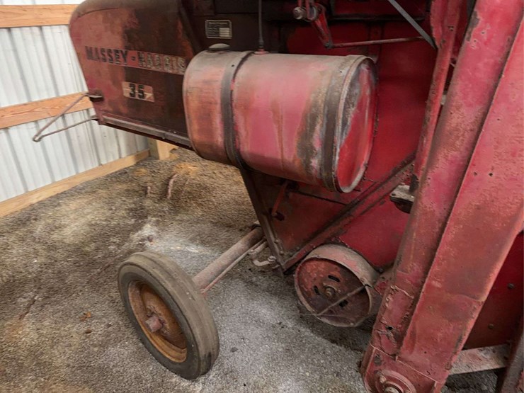 massey-harris-35-combine-image-15