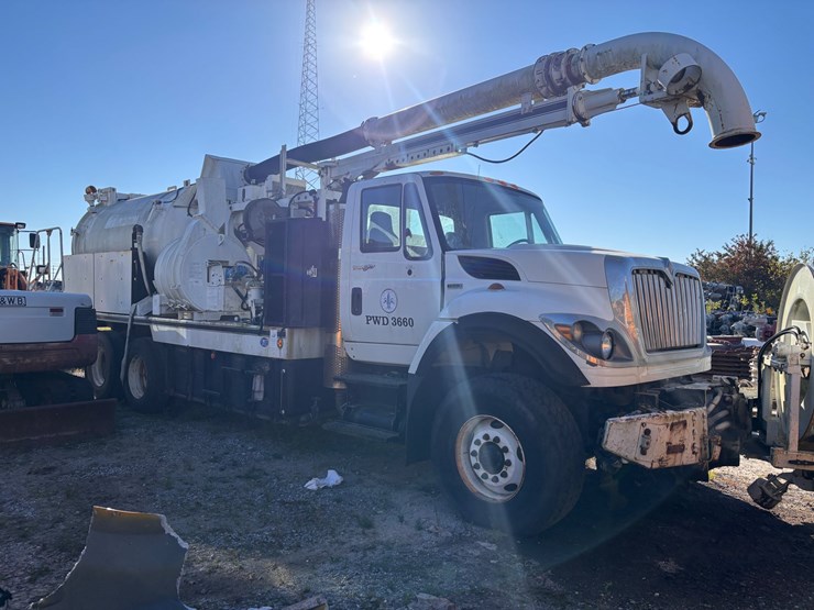 #5-•-2012-international-workstar-7400-vac-con-vacuum-truck-image-4