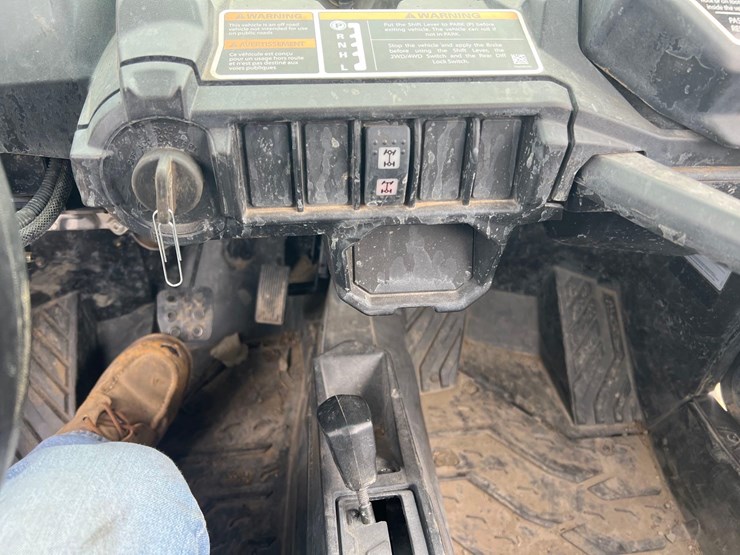 2020-can-am-maverick-utv-image-13
