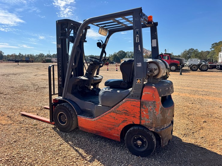 #9036-•-toyota-8fgu15-fork-lift-image-2