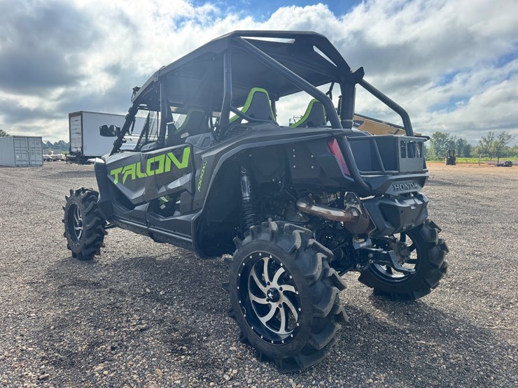 #255-•-2021-honda-talon-image-3