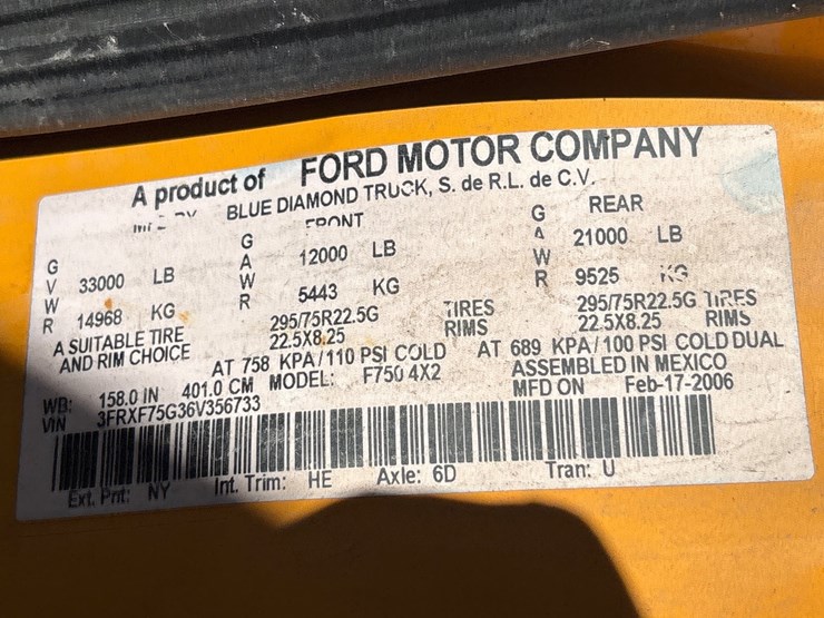 #20-•-2006-ford-f-750-super-duty-dump-truck-image-17