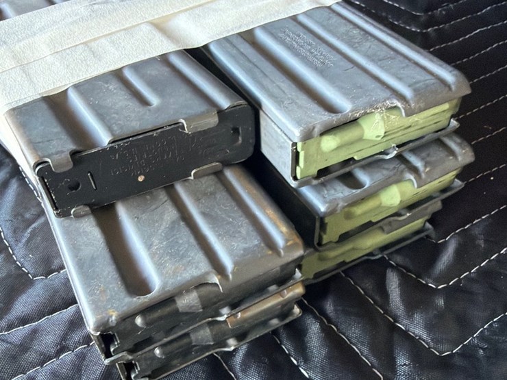 #59-•-m16-30-round-magazines-(5)-plus-1-20-round-mag-image-2