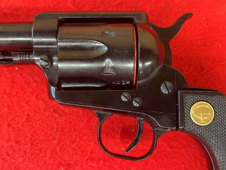 chiappa-.22-lr/.22-magnum-convertible-sa-revolver-image-9