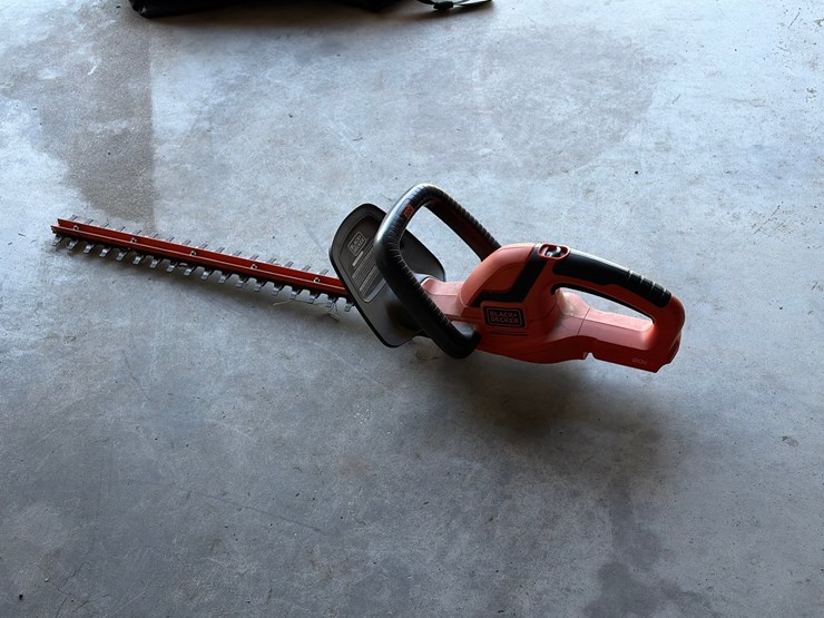 #76-•-black-&-decker-20-v-cordless-hedge-trimmer-image-1