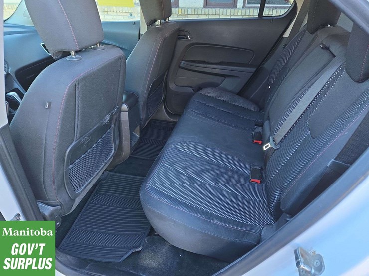 2015-chevrolet-equinox-image-24