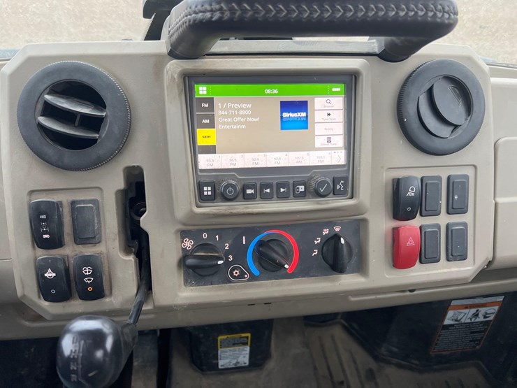 john-deere-gator-image-17