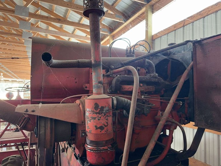 massey-harris-35-combine-image-35