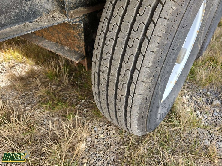 2022-rainbow-trailers-t/a-20-ball-hitch-equipment-trailer-image-11