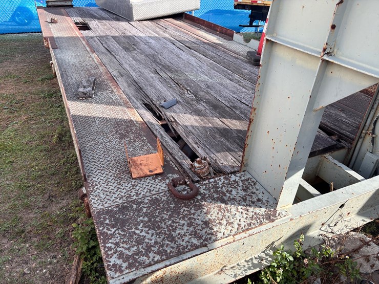 #51-•-interstate-tandem-axle-flatbed-equipment-trailer-image-9
