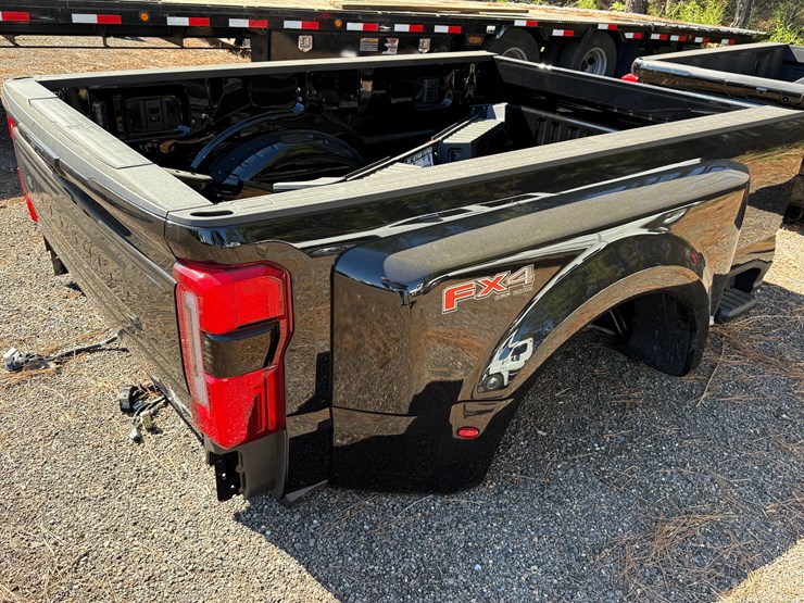 2026-ford-8-ft.-f-450-pickup-bed-image-4