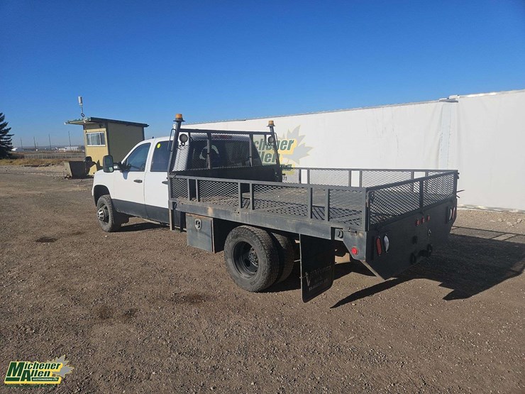 2013-gmc-sierra-3500hd-cc-4x4-s/a-deck-truck-image-3