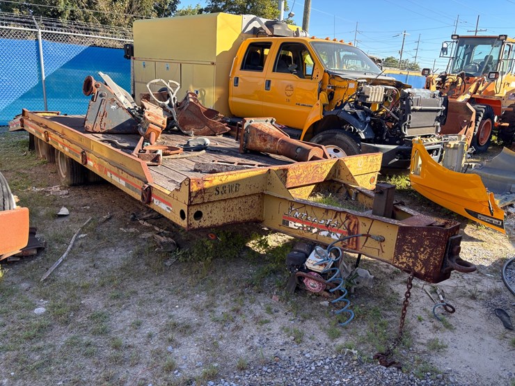 #10-•-interstate-flatbed-equipment-trailer-image-1