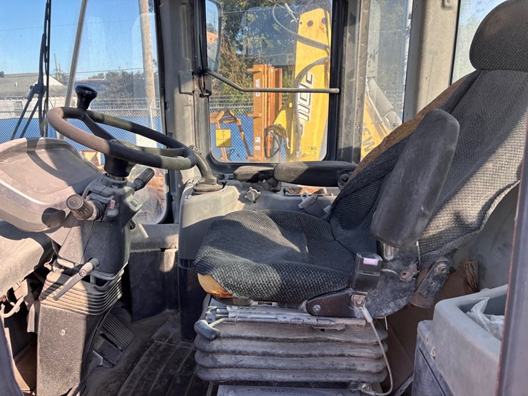 #1-•-doosan-dl-250-articulated-wheel-loader-image-12