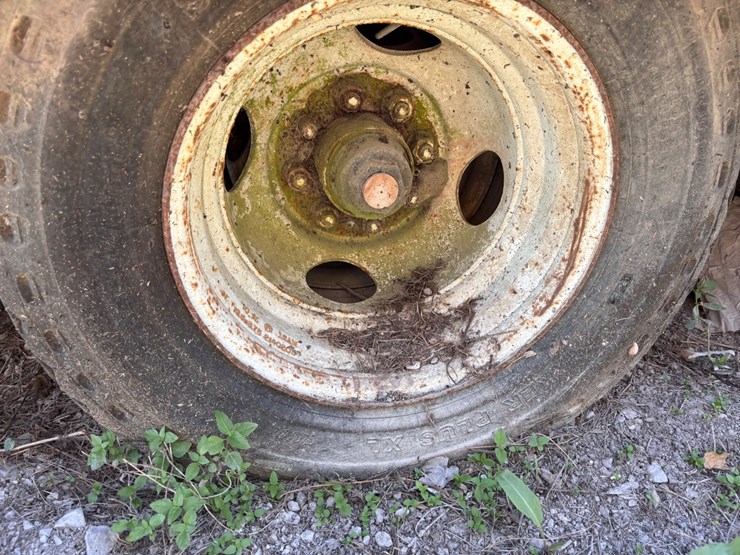 #31-•-tandem-axle-equipment-trailer-image-8