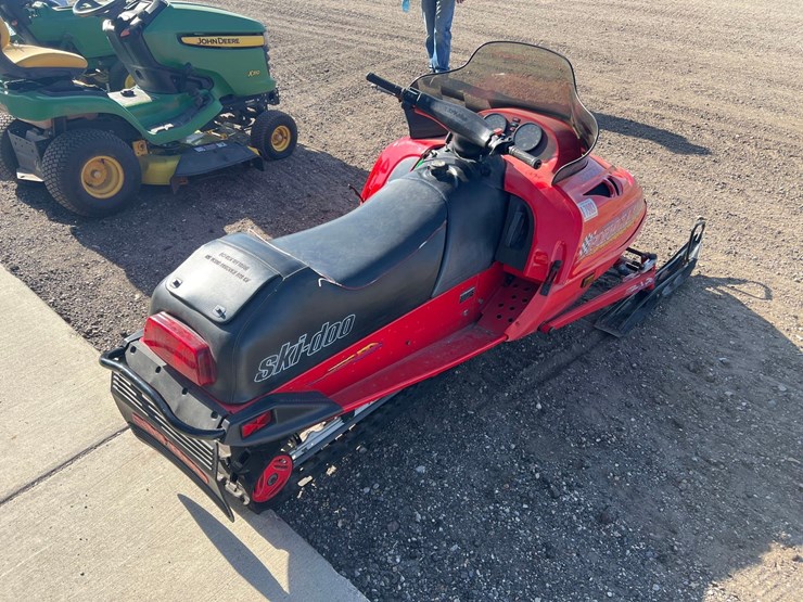 1996-ski-doo-formula-500-image-4