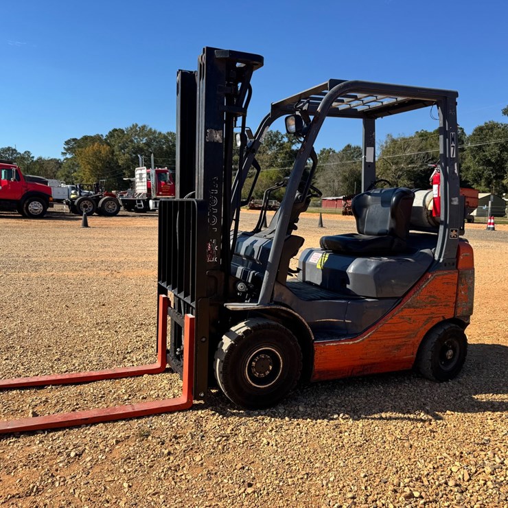 #9036 • Toyota 8FGU15 Fork Lift