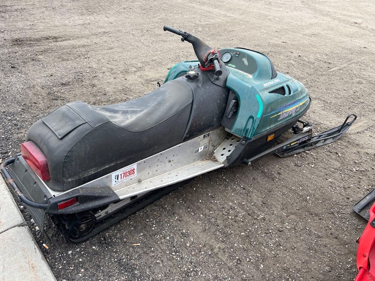 1996-ski-doo-snowmobile-image-4