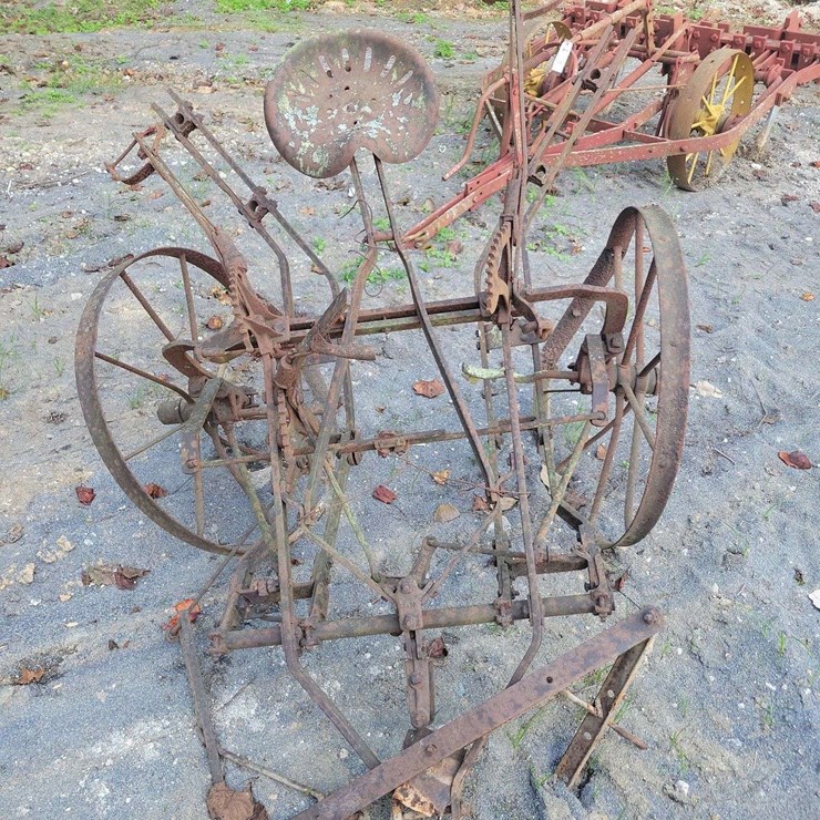 Cultivator