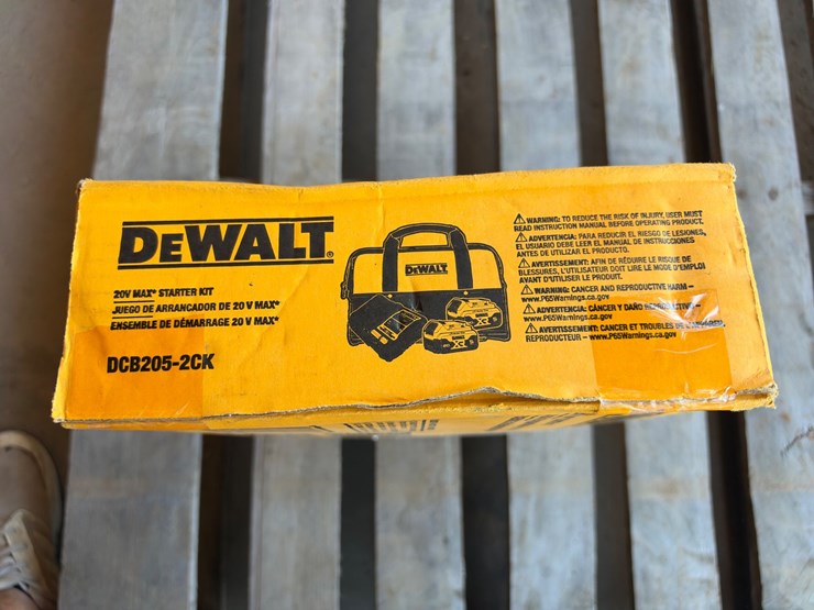 #15-•-dewalt-20v-max-starter-kit-image-3